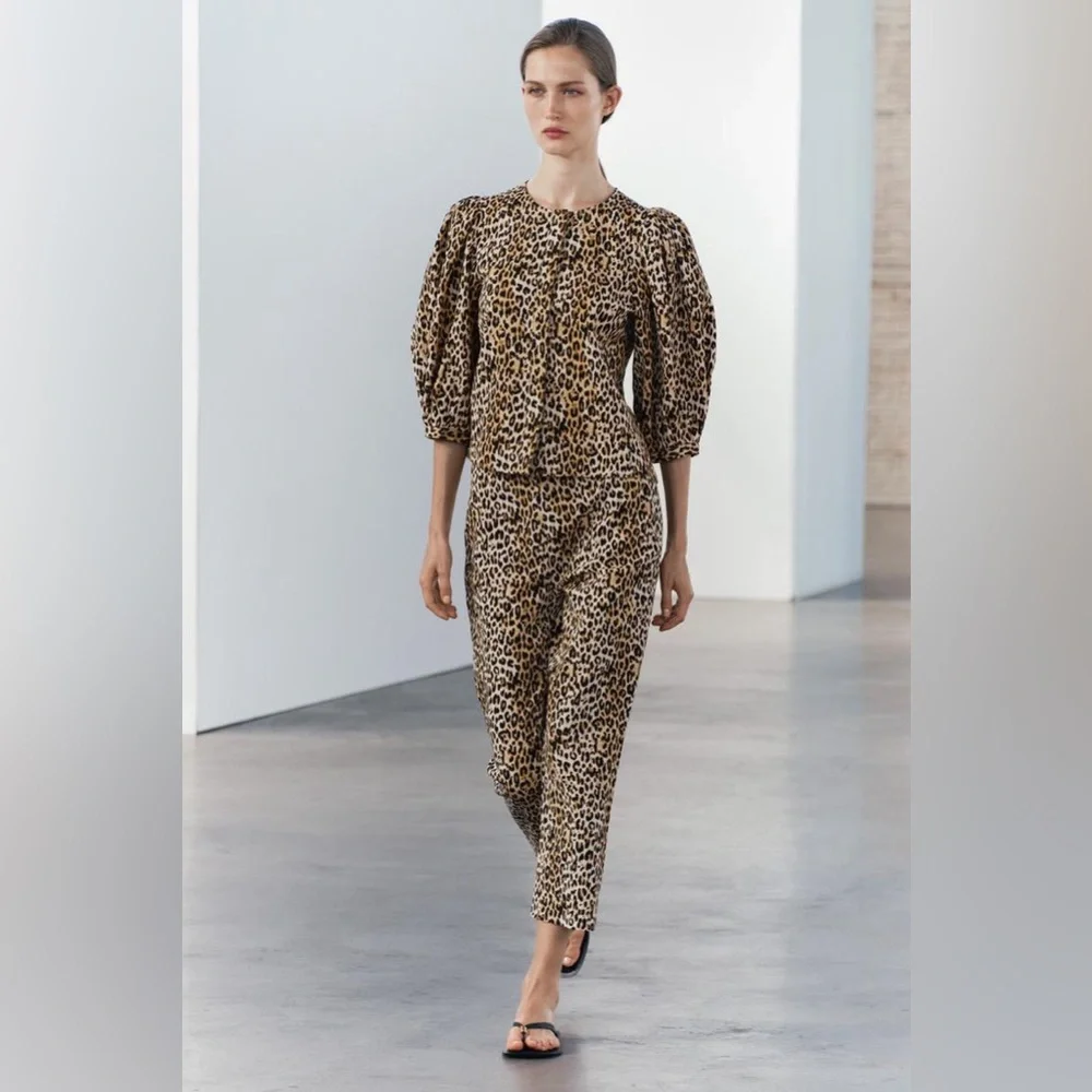 SALE! ZARA NWT ZW COLLECTION ANIMAL PRINT CAPRI PANTS
